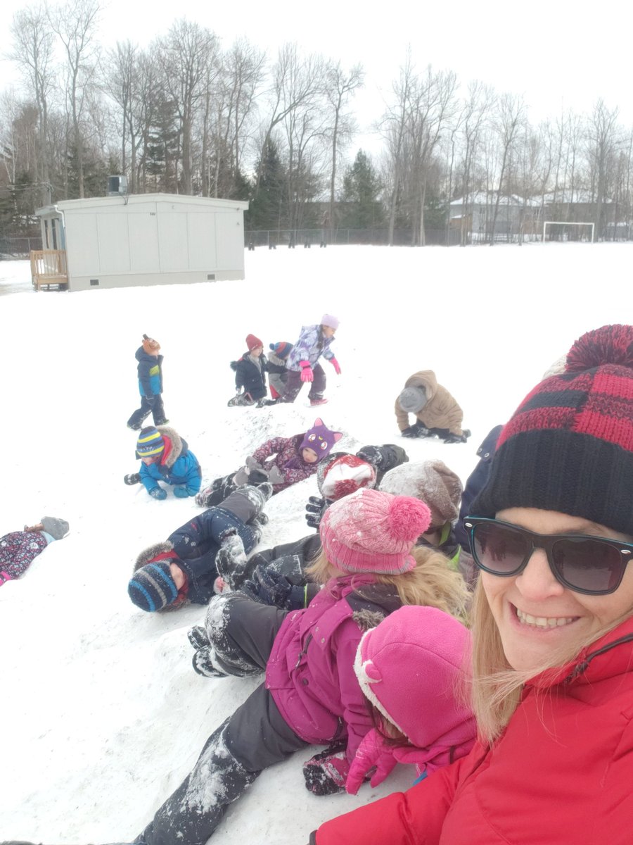 MHarper224's tweet photo. Balance, climbing, and sliding and turn taking, and role playing "arctic animals." 
@SCDSBey 
@scdsboutdoors 
@BirchviewDunes https://t.co/9gIziUDJRC