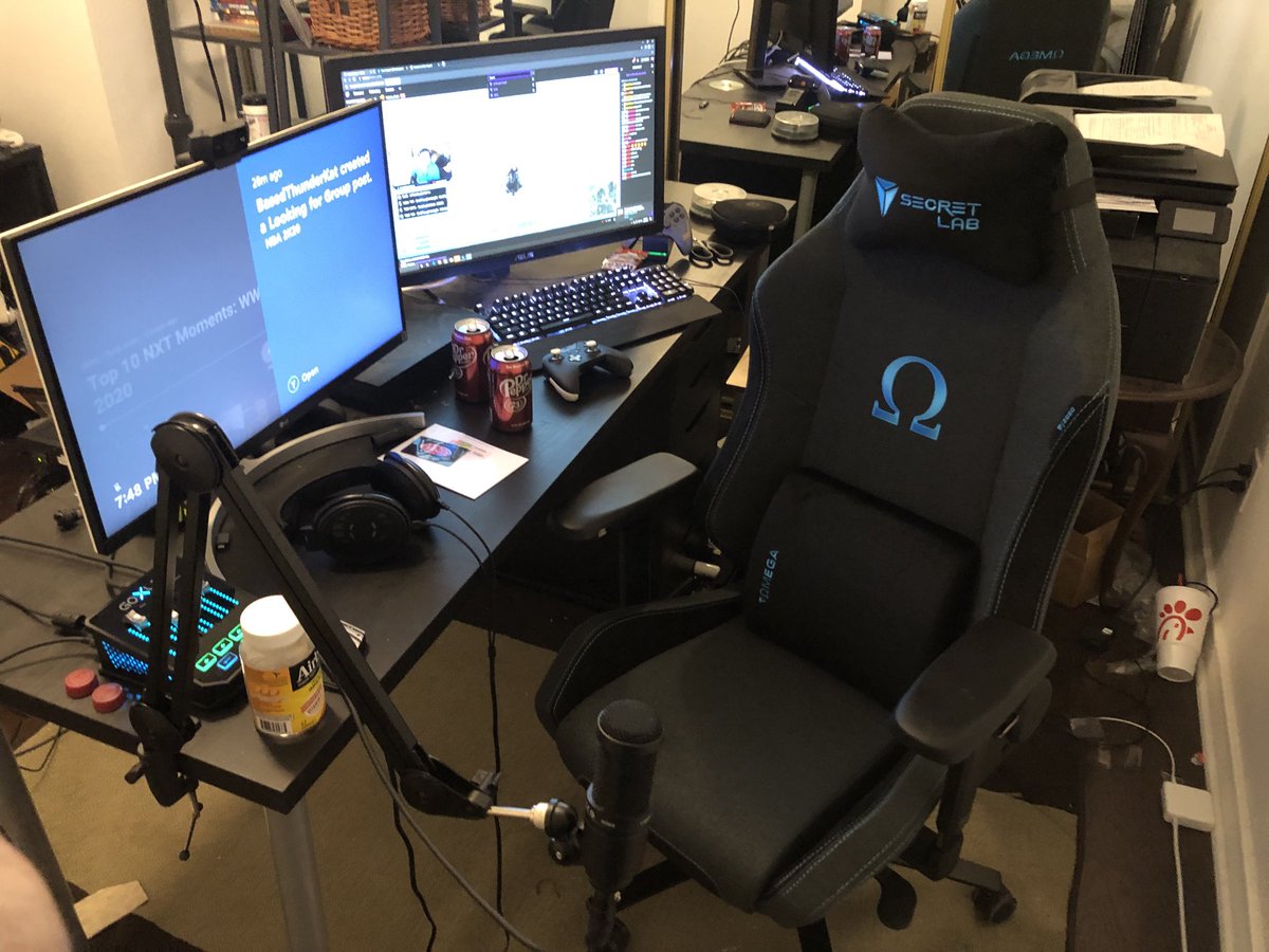 MajorPaayne's tweet image. Thank you for my 2020 omega charcoal blue chair ⁦@secretlabchairs⁩ #omega2020 #secretlabchair