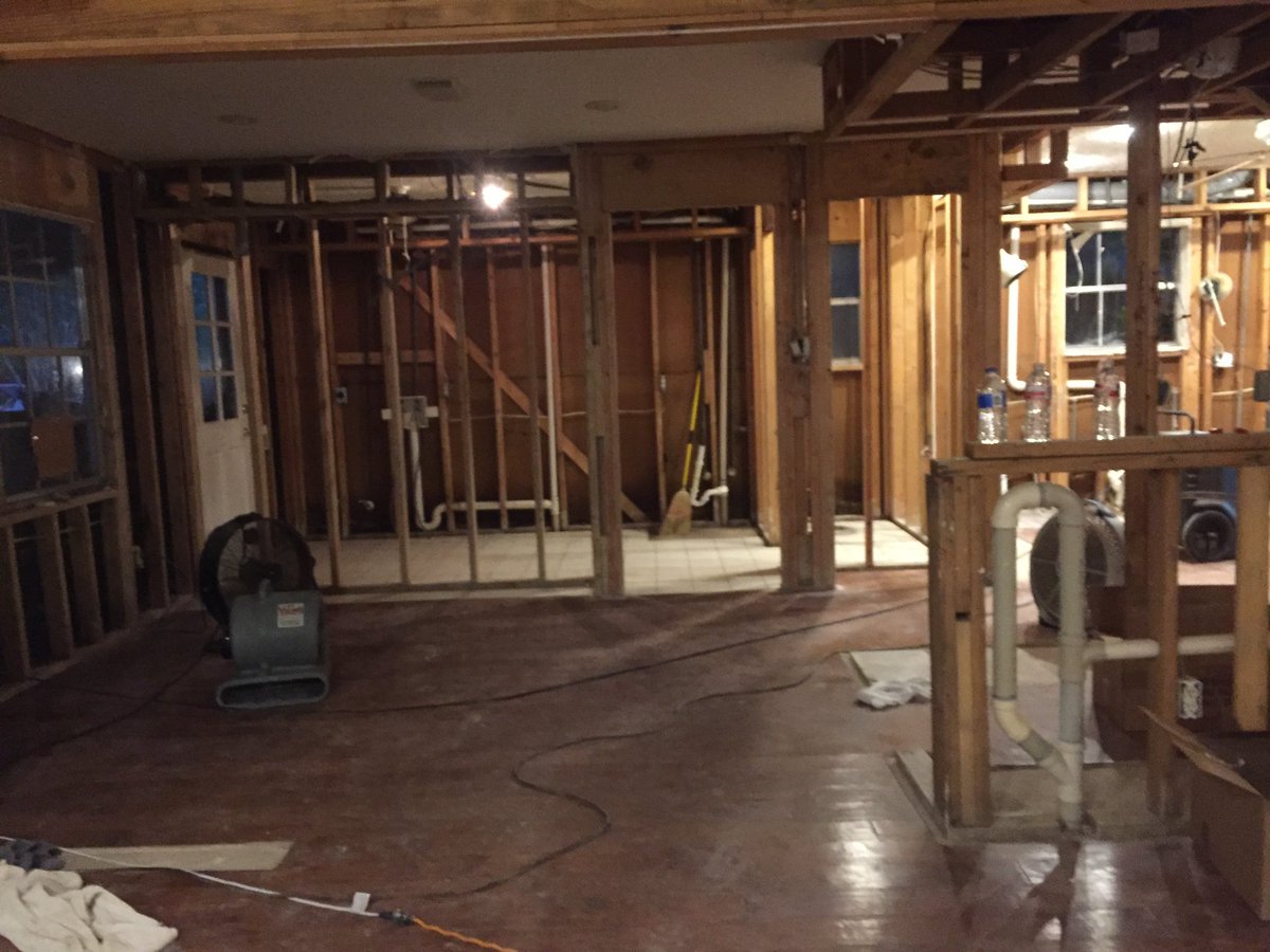 MelissaDismukes's tweet photo. When @SJRA_1937 flooded my community, I lost 2 cars, my entire bottom floor, my kitchen, my bedroom, all of my appliances, my savings, and my livelihood. #livesoverlevels https://t.co/vqlrsQtBQt