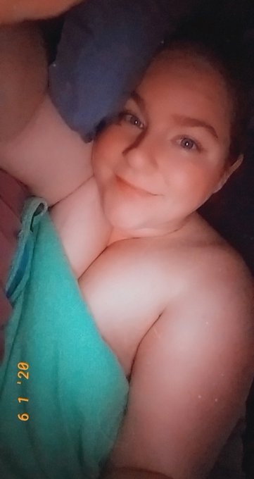 Mandy_Mac_'s tweet photo. Laid down for a nap but enjoyed my new toy instead! Made a few videos!
😘 DM me to see! ♥️ https://t.co/MFbcDe5D6G