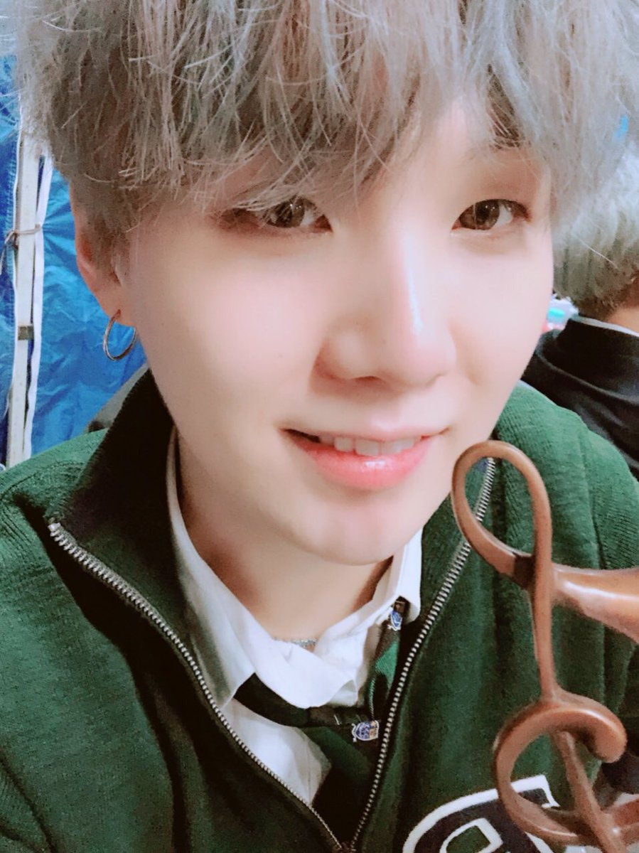 day 25: i want to boop yoongi’s button nose