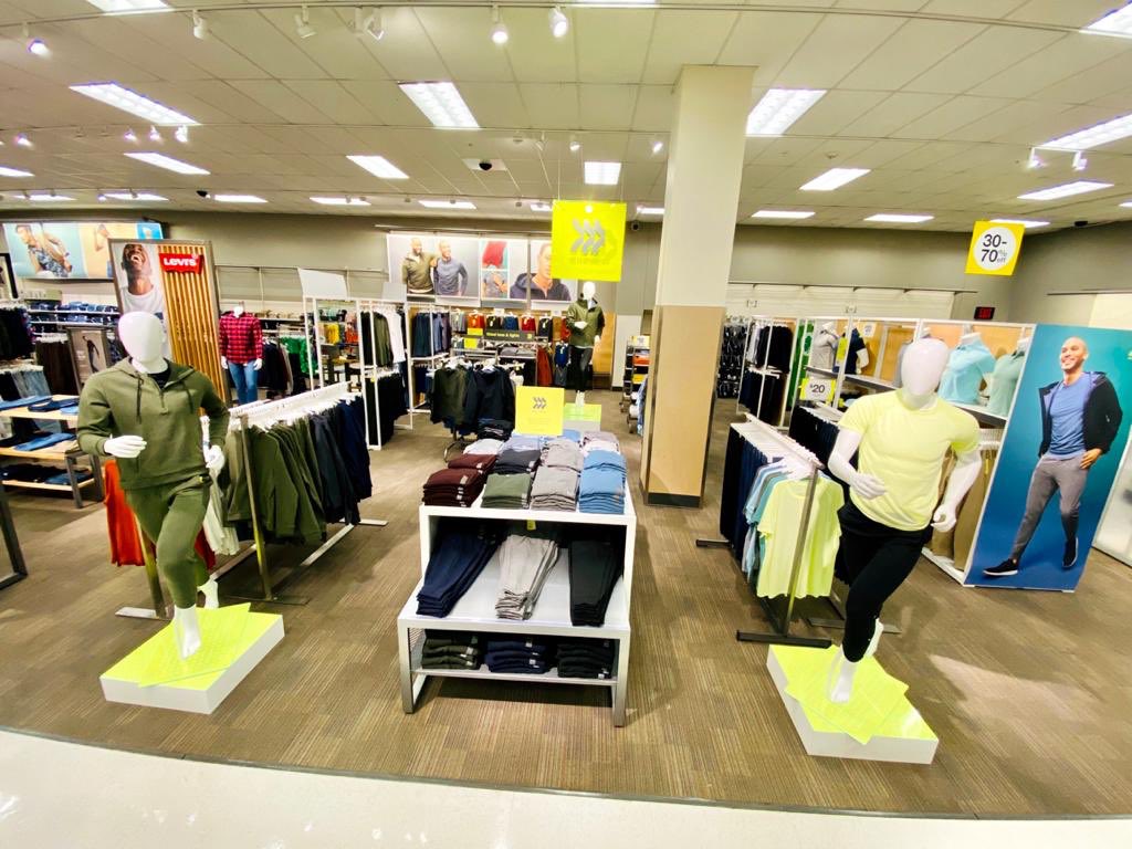 AbbyMcDonald99's tweet photo. All In Motion Brand Launch 🏃‍♀️ 🎯 @TargetNews 
Huge recognition to my Style Leads Yasmin and Virginia, my VM Josephine and our amazing DBOs for bringing this set to life at T-2475 #BronxTerminal
@JosephinePared5 @Yasmin00598704 @RobDeMo20 @EmpressTkia @StevenRosini https://t.co/emKoQ5WbFt