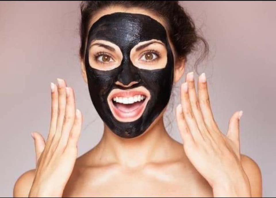 Rodan_Fields_rd's tweet photo. INTRODUCING ....
The new RECHARGE Detox Mask!! 
🥰 Say BYE to congested, tired &amp; dull skin! RECHARGE Detox Mask combines charcoal to detoxify &amp; draw out impurities, volcanic sand to exfoliate &amp; reveal your radiant, smooth complexion. * Disc &amp; Free Gift w/ purchase thru Jan 31st!! https://t.co/l94FACh8MJ