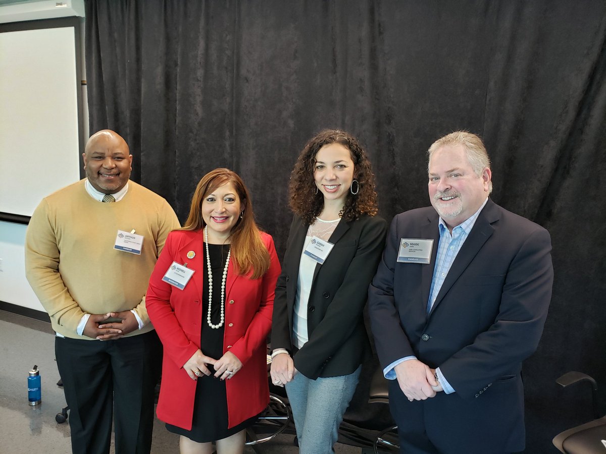 shassaine's tweet photo. Deep conversations today at the San Diego Business Week panel on #DiversityandInclusion on the business value and strategies needed for businesses today to thrive and retain #employees. Appreciated the opportunity to speak alongside great practitioners #sdbizweek #engagedminds https://t.co/lv7vYGibDY