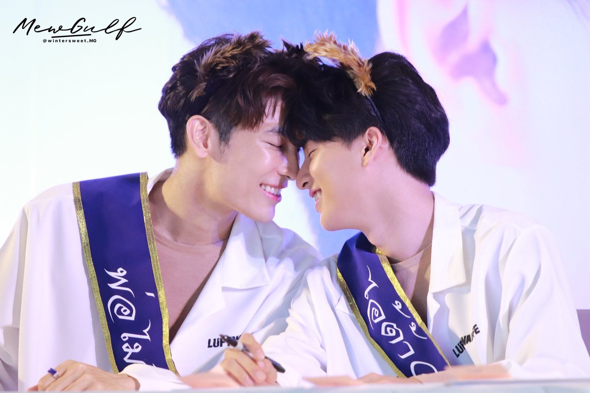 รักแรกพบ tweet media