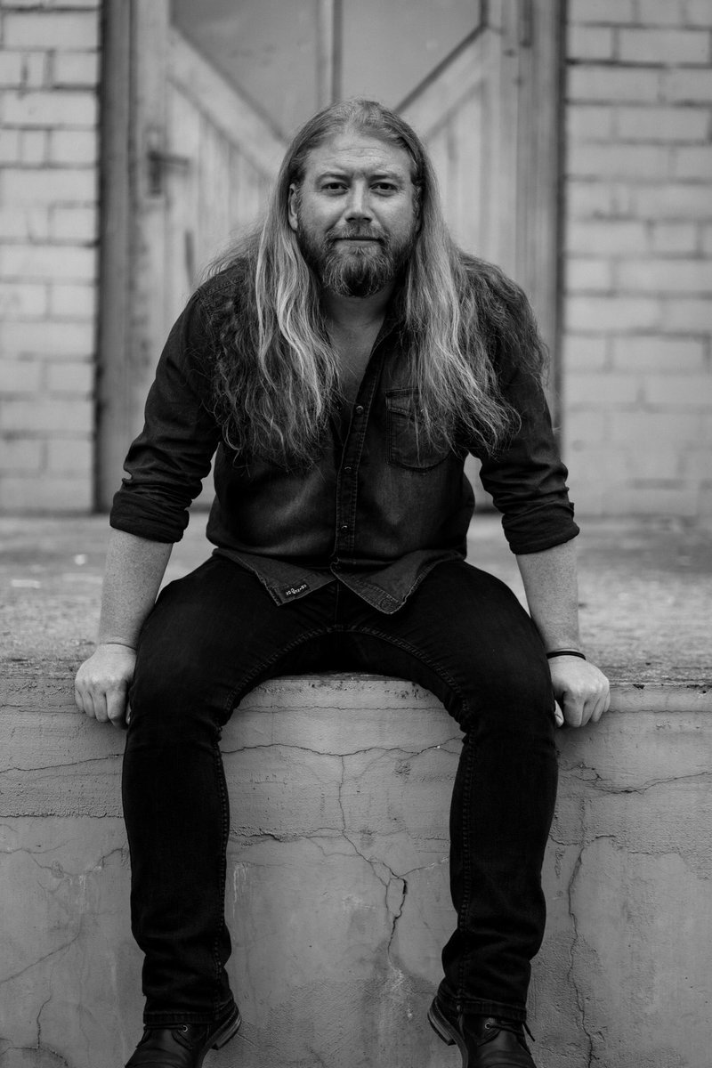KeeganMcInroe's tweet photo. Exciting news on 2020 tour dates coming soon! Thanks to my buddy #edijsandersons for this photo taken last year in Riga! #songwriter #TexasFolkBlues #TexasTroubadourAbroad #EuropeTour #BookingShows #IsThisHowYouTwitter https://t.co/zdA8sac27f