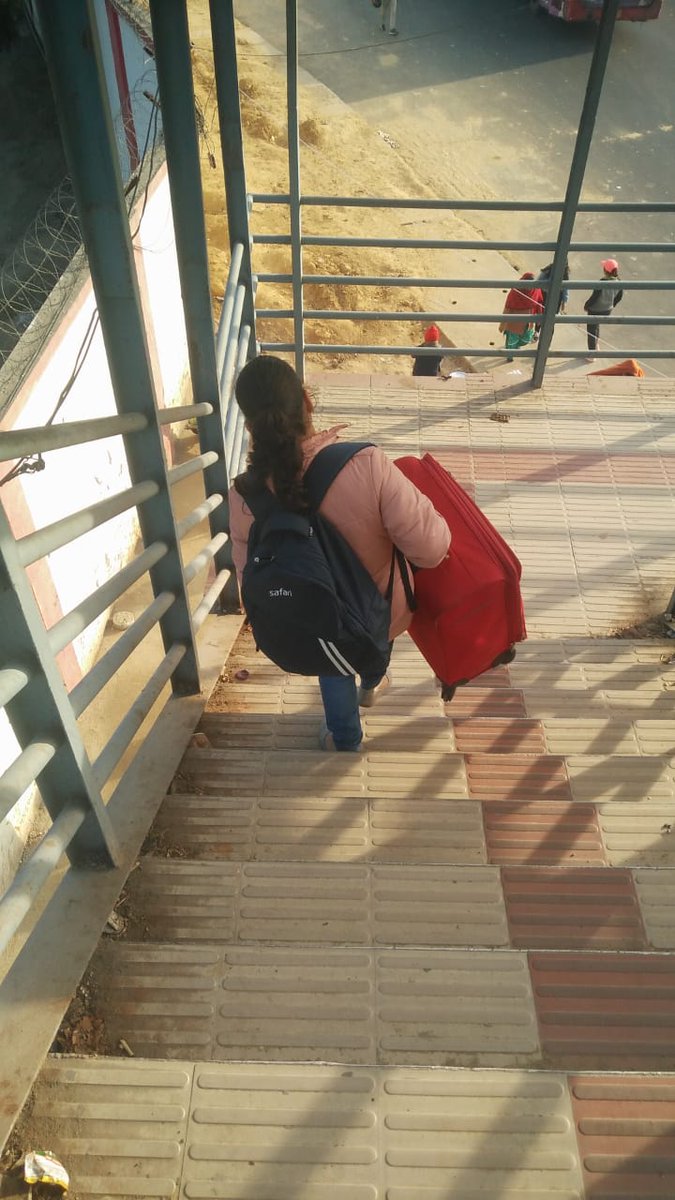 RMmntZ's tweet photo. @OfficialSdmc 
Dear madam/sir,
The foot over bridge at Dhaula Kuan is at shambles.

.Elevators are not working
.Lift is out of order
.The place stinks of urine 
.Cleanliness around is pathetic
.Nightmare for a specially able person

PLEASE LOOK INTO IT
Thanking in anticipation https://t.co/8RScz34STH