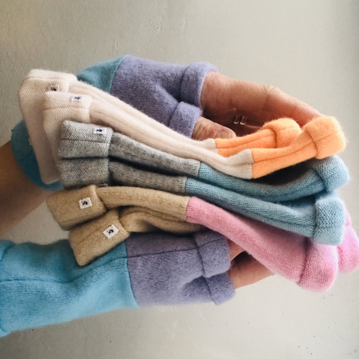 Chloe Haywood 👑 (@chloehaywoodlon) on Twitter photo Pretend it’s #Spring with these gorgeous #upcycled #mitt colourways at <a href="/emporiumTA21/">Emporium Somerset</a>
#warmhandswarmheart #cashmereoffcuts #gloves #ecogift #ValentinesDay2020 #mothersday #handmade #madeinengland #madeinsomerset Pretend it’s #Spring with these gorgeous #upcycled #mitt colourways at <a href="/emporiumTA21/">Emporium Somerset</a>
#warmhandswarmheart #cashmereoffcuts #gloves #ecogift #ValentinesDay2020 #mothersday #handmade #madeinengland #madeinsomerset