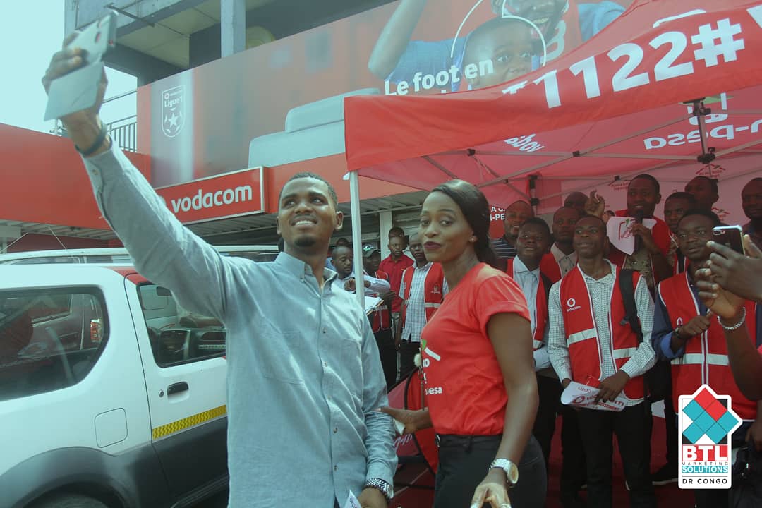btl_drc's tweet photo. Vodacom Mpesa Koma Kolo Lopango# #6th week @Vodacomcongo Vodashop Delvaux # 🥳 4 winners 💃🏾. Mpesa frappe na frappe 👊🏾👊🏾
#vodacomrdc #vodacomcongo #mpesa #kololopango #btlafrica #btlmsdrc #thebtlway https://t.co/3pS9irrbnf