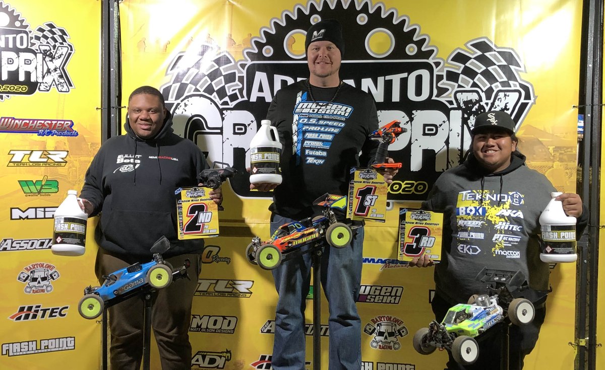 OsengineO's tweet photo. アメリカからのレポート。先週末開催された“The Stadium Nitro Shootout”でO.S.SPEEDサポートドライバーのAdam Drake選手が優勝!なんと120名のエントリーがあったそうです。もちろん使用エンジンはO.S. SPEED B21 ADAM DRAKE EDITION 2です。
#osspeed #adamdrake https://t.co/N0bLualbl5