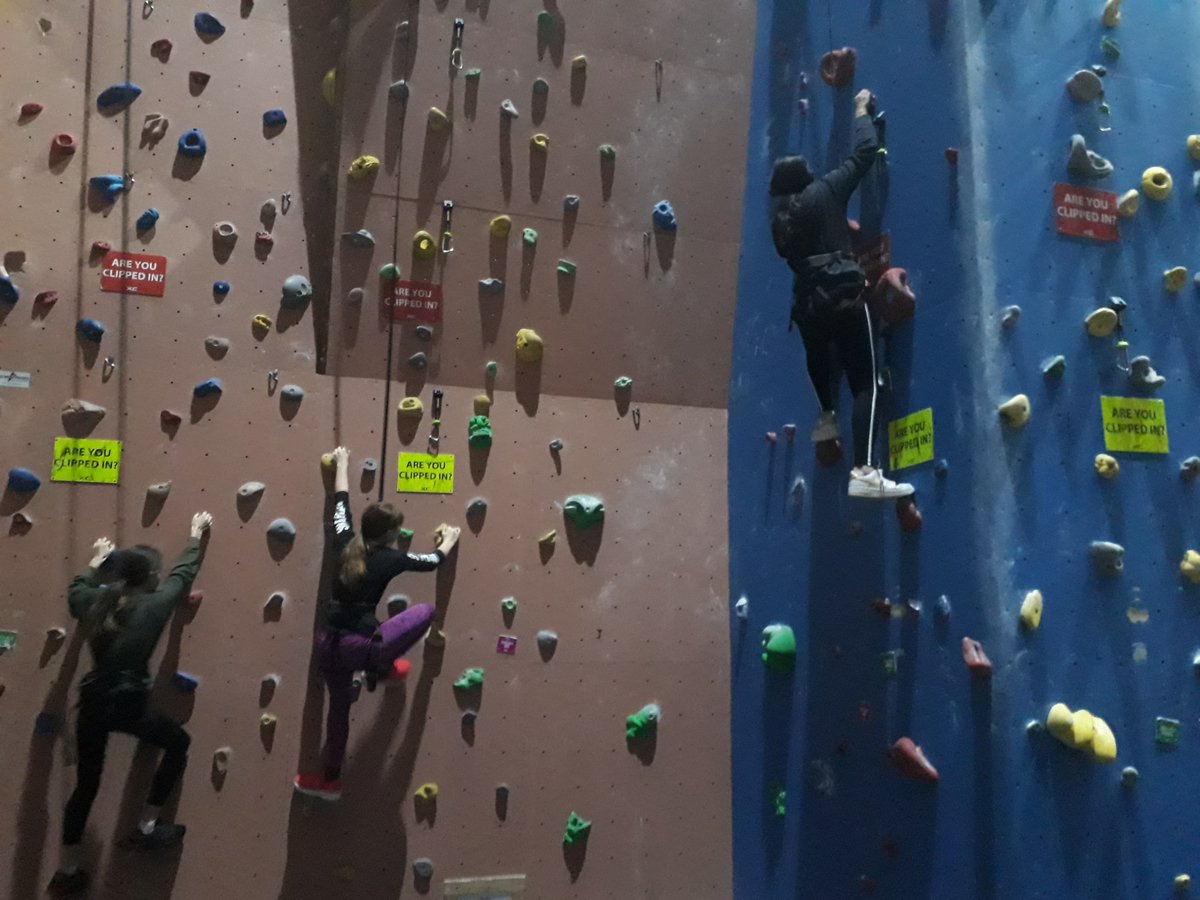 TeamImperium6's tweet photo. Thanks @Sportspace1 for allowing us to run our XC event last night. Lots of money raised for @hyhnews and everyone had fun🧗‍♂️🧗‍♂️🧗‍♂️ https://t.co/6g8idNtXAZ