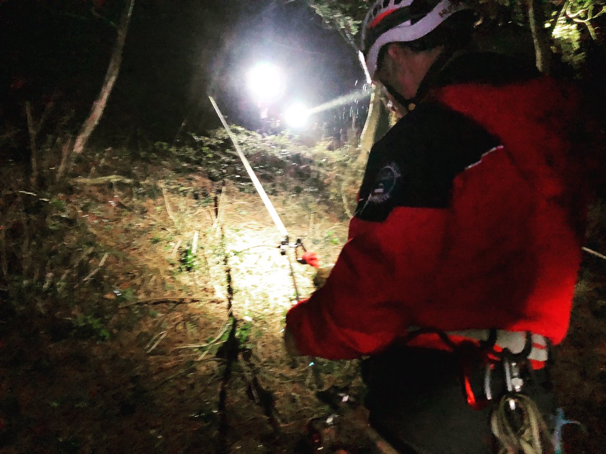 AandS_SAR's tweet photo. Pt III of our emerging Steep Ground training module. Belay techniques to access steep ground with drops. #searchandrescue #searchtechniques #steepground #belay #volunteers #avongorge https://t.co/6hebOjiWpP