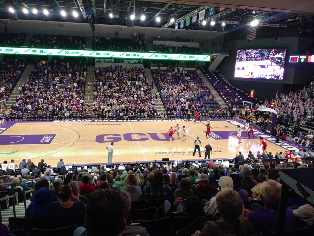 areacodes's tweet photo. Caught up w/ Jovan Blacksher @ytnunahead running the show for Grand Canyon University #LopesUp @blacksher_sr SOLDOUT ARENA #AreaCodesBasketball ๐ https://t.co/35OHxCyPhe