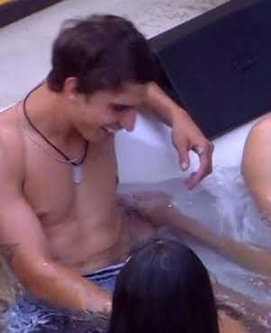 FansBBB21's tweet photo. Só eu que curti a vibe do felipe??

#BBB20 #RedeBBB20 #BBBB2020 https://t.co/BIFoEyDUzm