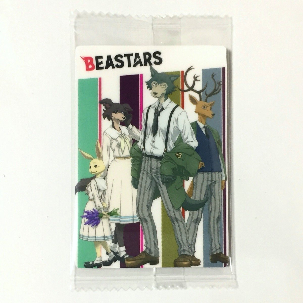 Uzivatel Hiro Na Twitteru Beastars ウエハースのプラカード １７枚目は ビースターズ展でポスターや等身 大パネルでも使用されてたイラストだね このカードのイラストのルイはちゃんと身長差再現されてる