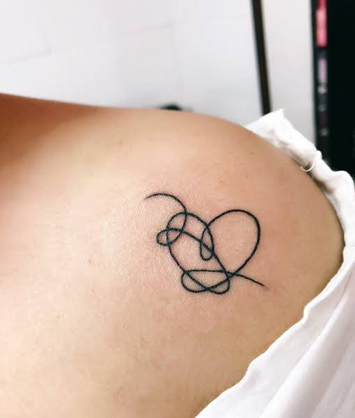 Jeon_leele's tweet photo. @myreasonkth vou fazer essa com a minha irmã https://t.co/LtPMj01O8m
