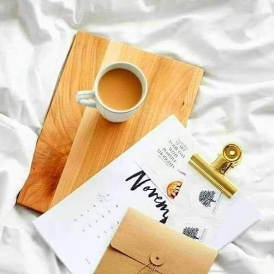 StUdents_sMs's tweet photo. درختوں سے پتوں کا گرنا محض موسم کی تبدیلی کا پیش خیمہ نہیں ہے بلکہ یہ یاد دلاتا ہے کہ ہر شے فانی ہے اور تبدیلی کائنات کا حسن ہے اور ہم نے بھی ایک دن زندگی کی شاخ سے ایسے ہی ٹوٹ کر گر جانا ہے...

خوش رہیں خوشیاں بانٹیں ۔۔سب کے چہرے کی  مسکراہٹ کی وجہ بنیں۔۔۔

#زھرا https://t.co/Cq8KVFiKIG
