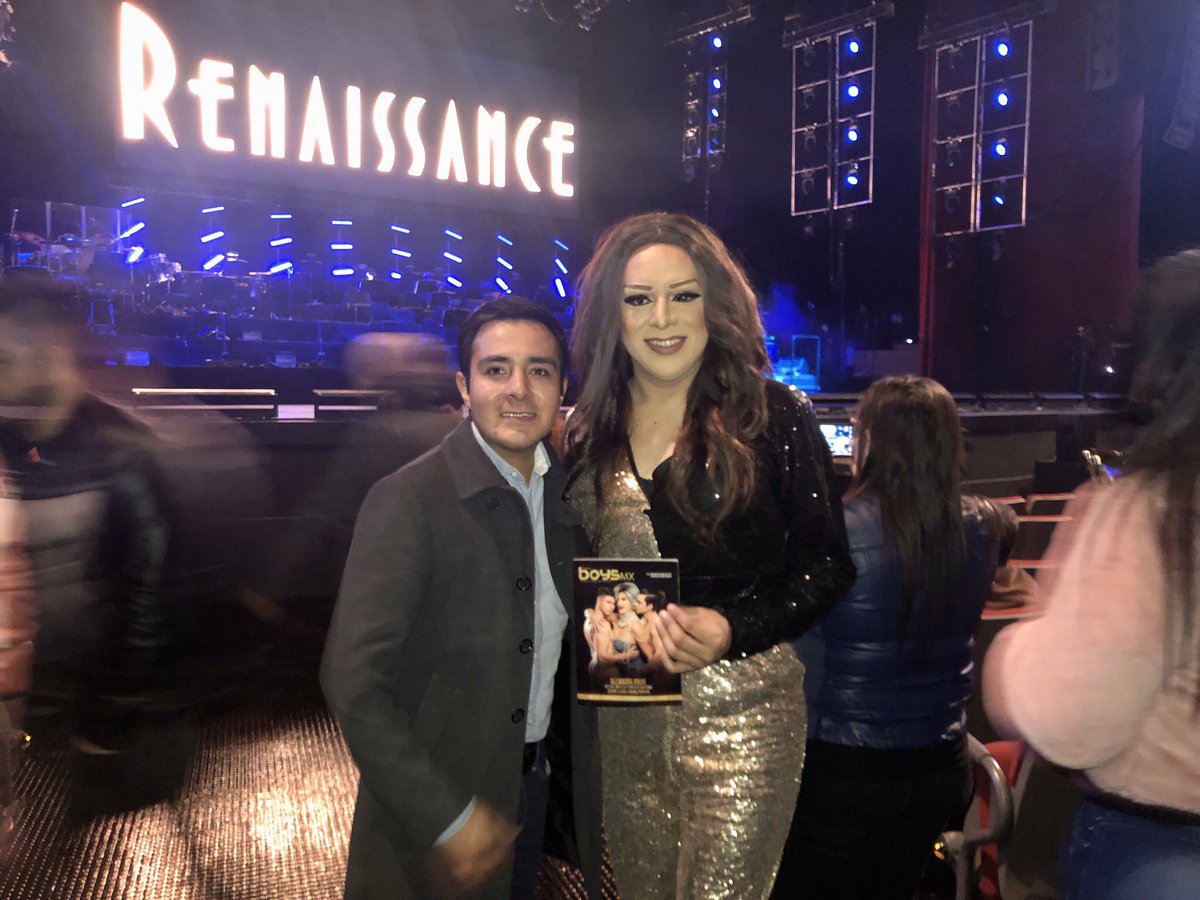fortismx's tweet photo. Me encontré a mi querida @MINISSIMA_Show a minutos de RENAISSANCE con #LaNaranjo Dispuestos a cantar todos los éxitos. Gracias @elsergiogabriel 🙌🏼 @revistaboysmx  #AuditorioNacional esta noche 99% 🏳️‍🌈 #SoldOut https://t.co/iwVdLE1oe1