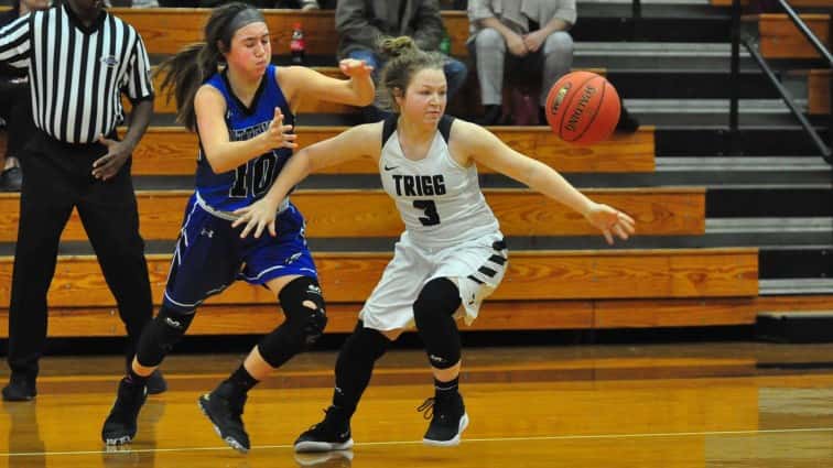 YourSportsEdge1's tweet photo. Taylor Guess banked in a 3-point shot with four seconds left to lift Crittenden County to a 48-45 win over Trigg County Thursday at Wildcat Gym.  The Lady Rocket win moves them into a first place tie with the Lady Wildcats atop the district.

https://t.co/ngYWHtBDPE https://t.co/NEmPNvgJGE