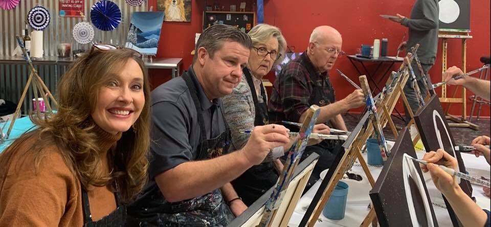 JanisPassons's tweet image. We have an aspiring new artist in town! “Mark Packer “you are the bomb! Oh yes, I get paid to say that. 😂 Thanks for coming &amp;amp; bringing your lovely family. 🎨 Watch Mark on Ch8, WVLT.
StudioMTA Promotions 
#wvlt #paintingwithatwisfarragut #markpacker