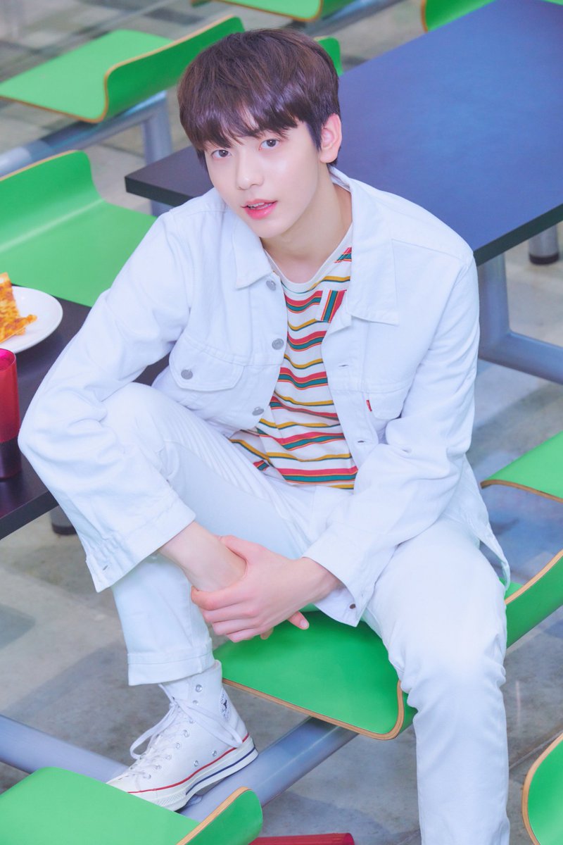 itsurlocalgirl's tweet photo. To the best Leader, rapper, Lead vocalist and dancer, Choi Soobin!💫
#OneYearWithSoobin https://t.co/3ajHe1WmsS