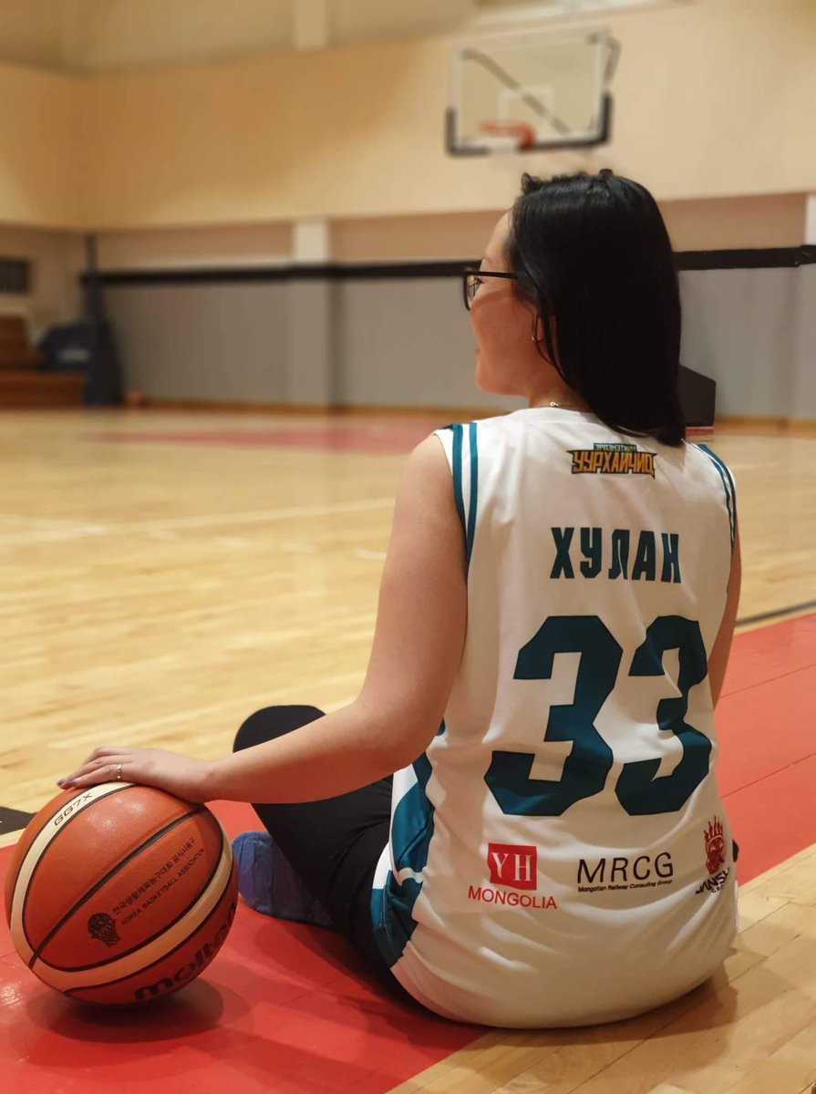 Сайн уу,өнөөдөр Эрдэнэтийн уурхайчид баг маань Алдар танан гарьд багтай Спортын төв ордонд 20.00 цагаас тоглоно. 
Иймээс жиргээчдийнхээ дунд нэг уралдаан зарлахаар шийдлээ.
Өнөөдрийн тоглолтын харьцааг ойртуулан таасан 2 жиргээчдээ багийн 1-р өмсгөлийн жэрсийг бэлэглэнэ.Амжилт❤️
