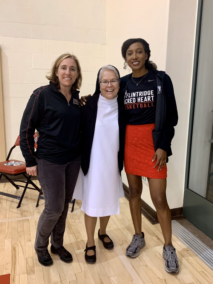 candicewiggins's tweet photo. Grateful for the support of Sister Celeste and my assistant coach/mentor Denise in shaping a new girls basketball program at this incredible place! ๐๐พโค๏ธ#learningleadership #femaleempowerment #teachercoach #FSHA https://t.co/WaMQ5Fv9pC