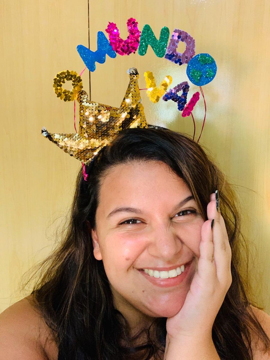 veveta09's tweet photo. @ivetesangalo viu que linda a tiara que a Pam @TietandoSangalo fez pra divulgar o ep? tá muito maravilhosa!! #OMundoVai https://t.co/qSYFWl3ztA