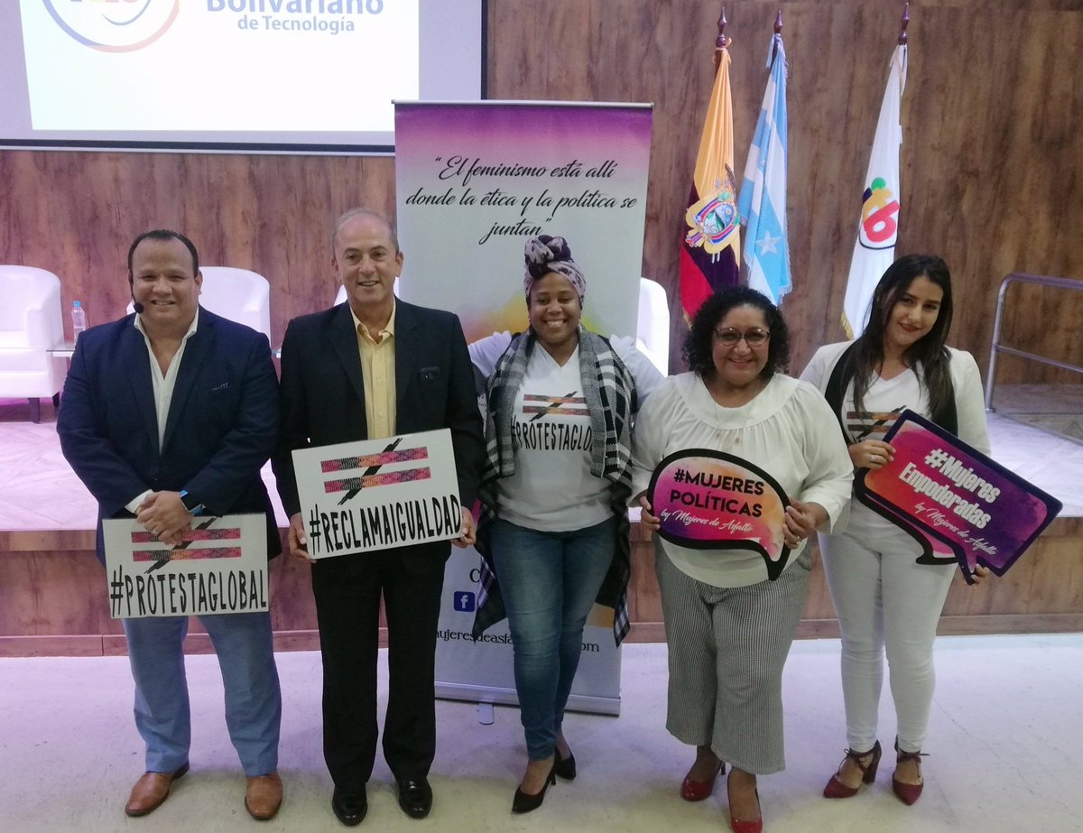 MonicaBritoRC's tweet photo. En conversatorio "Rol de la Ciudadanía en el marco del #ForoEconomicoMundial" organizado por @MujeresAsfalto.
Se debe analizar el impacto de las protestas sociales que rechazan la administración del Estado desde el modelo neoliberal al servicio de las élites. #ReclamaIgualdad https://t.co/GK8RC6zHxS