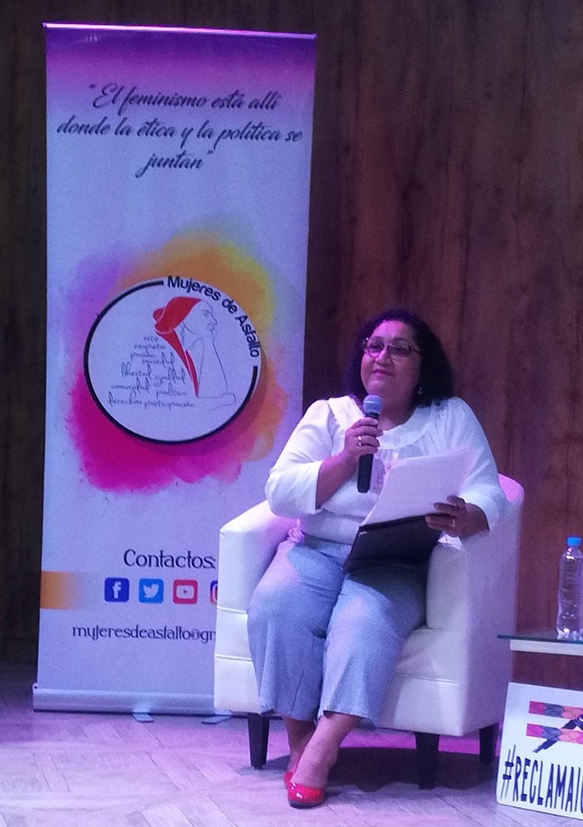 MonicaBritoRC's tweet photo. En conversatorio "Rol de la Ciudadanía en el marco del #ForoEconomicoMundial" organizado por @MujeresAsfalto.
Se debe analizar el impacto de las protestas sociales que rechazan la administración del Estado desde el modelo neoliberal al servicio de las élites. #ReclamaIgualdad https://t.co/GK8RC6zHxS