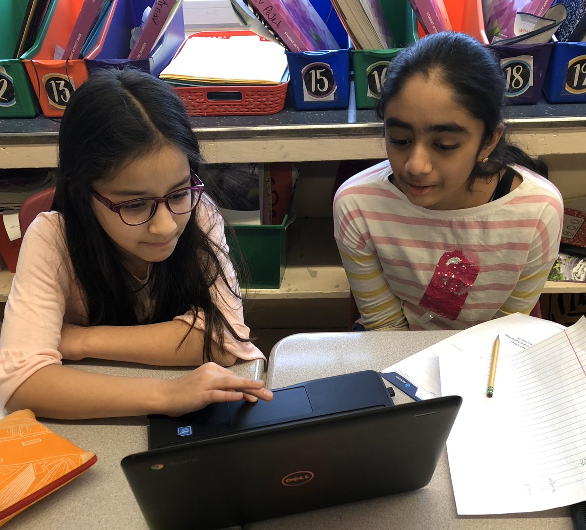 MsKKorczyk's tweet photo. Students working together, helping each other, and learning how to compare and order fractions! #struggle #lovelearning @LincolnSchool8 #shinebrightedison @MrsTariq14 https://t.co/1jR0eV4E1k