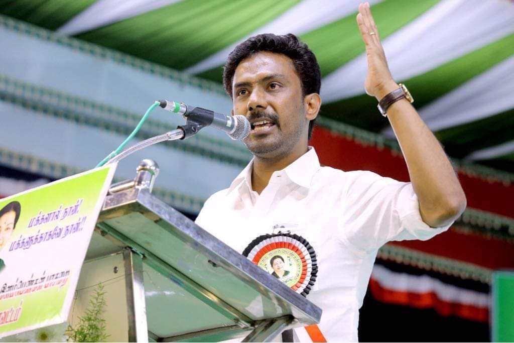 Krishnavijay152's tweet photo. #ஓபிஆர் கார் மீது தாக்குதல்..
#இது எங்களுக்கு அதிர்ச்சி இல்லை..
#எங்க அண்ணனின் வளர்ச்சி..
#istandwithopr https://t.co/G8rufQqTxF