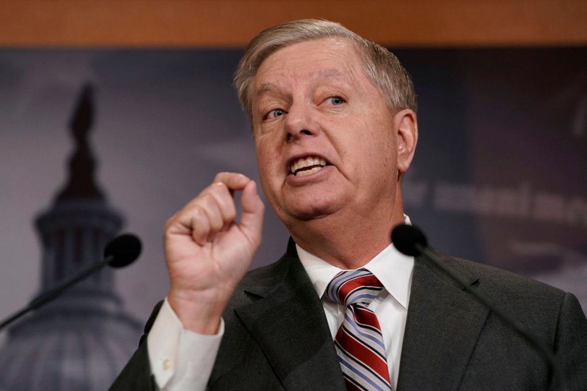 johndalytv's tweet photo. Lindsey Graham Bizarrely Defends Trump: 'He Did Nothing Wrong In His Mind' https://t.co/WpAuqsKOoY #TrumpIsGuilty #LindseyGraham #InformedNotInflamed #mediabias #NoBSGuide #JohnDaly #NoFakeNews #BelieveinJournalism #realNews #FactsMatter https://t.co/B1hmJerxLt