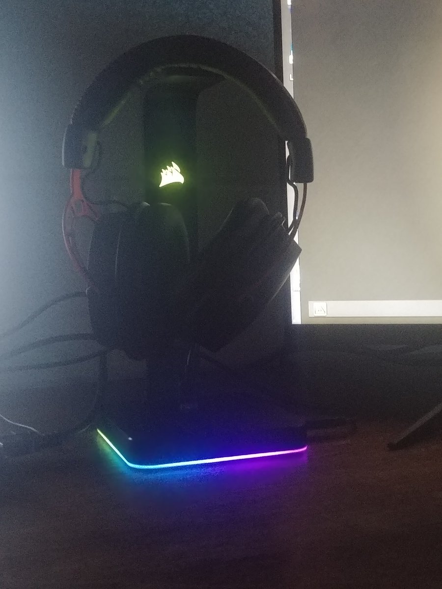 Criied's tweet photo. Thank you @PLAYRgg @ORIGINPCCEO for giving me the opportunity to win THIS beautiful thing. Finally apart of #RGBGang https://t.co/3FiZ1BWPnQ