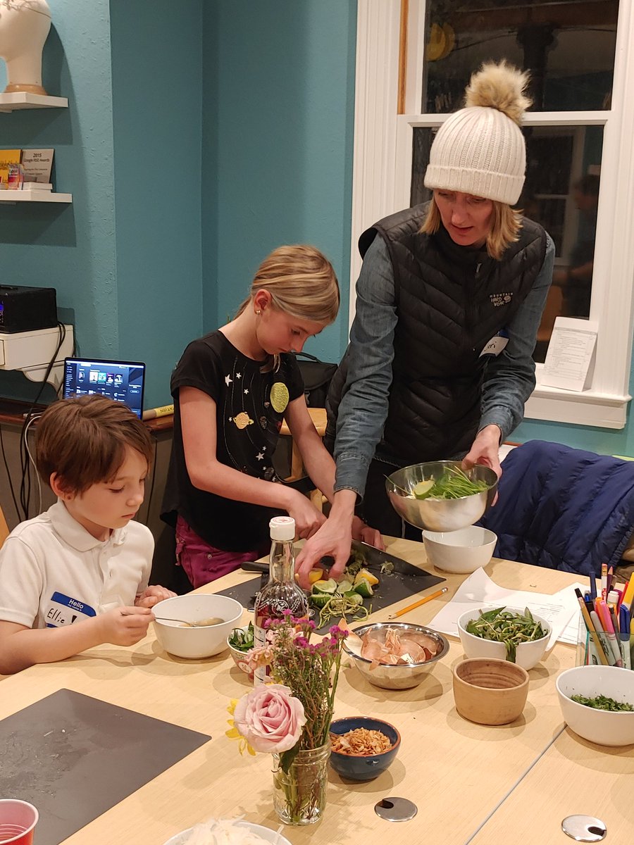 doramedrano777's tweet photo. Cooking Vietnamese Rice porridge - love the intergenerational cooking & learning & making together. So much community building. Love to see youth gaining confidence in their cooking skills 🙌 #makered #EBMEM @MakerEdOrg @kylecornforth @everydayLinda https://t.co/RgGVynnal2