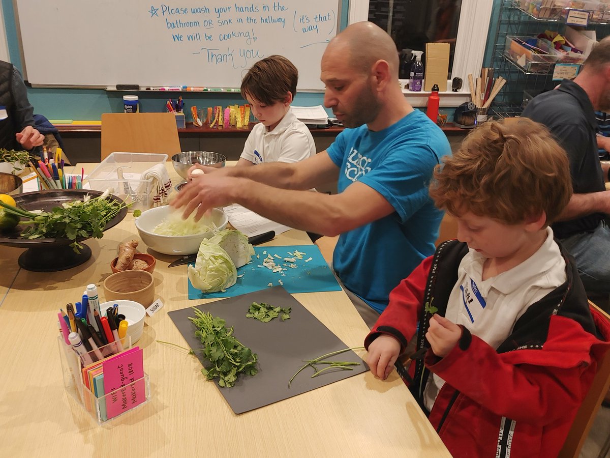 doramedrano777's tweet photo. Cooking Vietnamese Rice porridge - love the intergenerational cooking & learning & making together. So much community building. Love to see youth gaining confidence in their cooking skills 🙌 #makered #EBMEM @MakerEdOrg @kylecornforth @everydayLinda https://t.co/RgGVynnal2