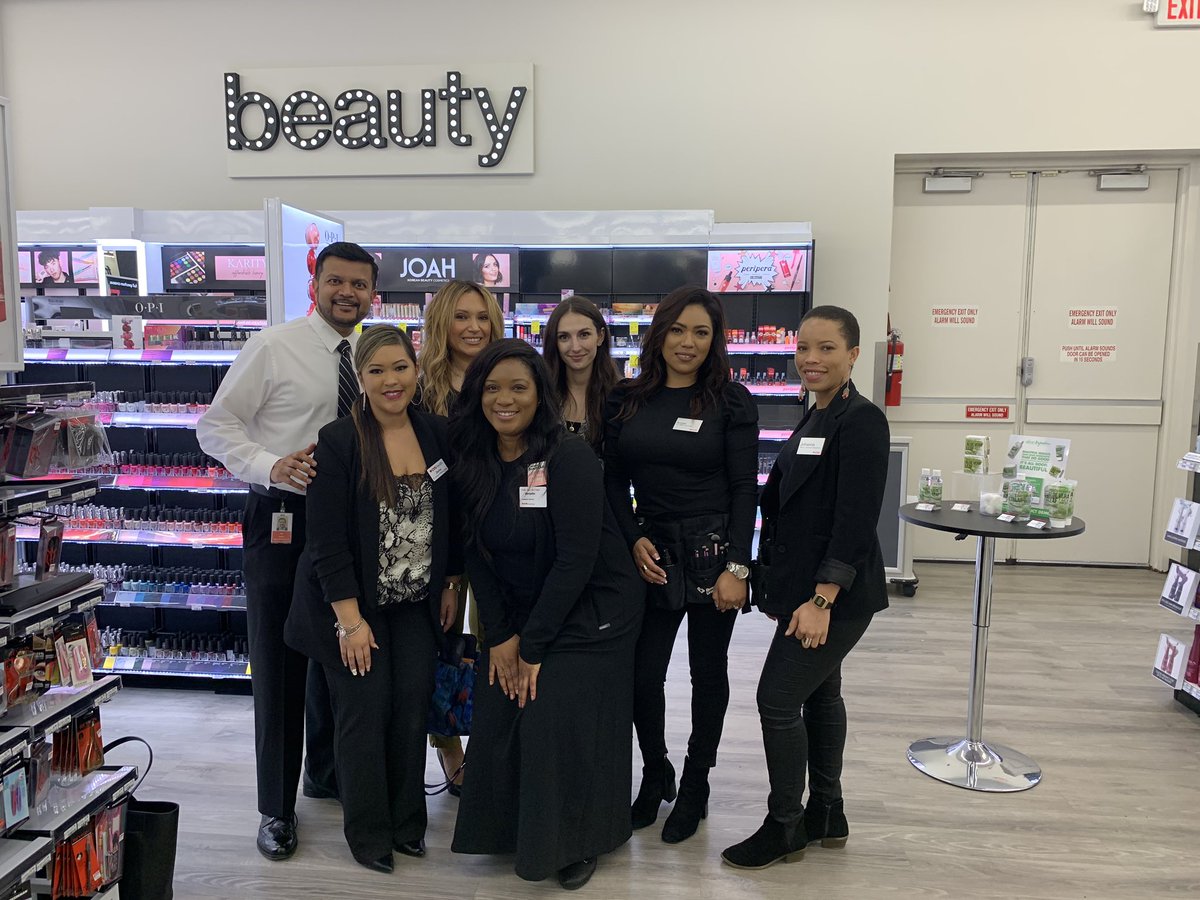 Amazing to see the impact our highly engaged BCs are having in our BIRL store in Beverly Center. Thank You Zarina for a great day of travels, your passion for beauty is so inspirational to all of us.  🙌🙌