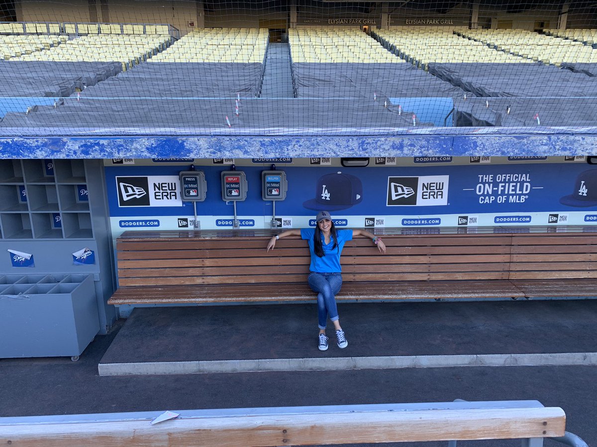 corpus_danielle's tweet photo. I had the BEST day today being a part of #DodgersLoveLA day of service! @Dodgers and @DodgersFdn helped @HabitatLA build 15 brand new playhouses and I met some of the NICEST people 🤩🤩 #starstruck #butthegoldengloves😍 https://t.co/CQWFQejhFZ