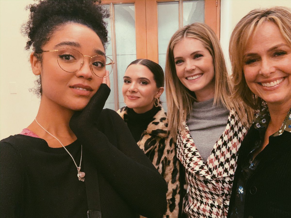 TheBoldTypeTV's tweet photo. More smiles, more photos, the more the merrier: a selfie series.

We had so much fun live tweeting with you tonight. Happy #TheBoldType Season 4. 

Love you, fam. 💜 https://t.co/S7szUmjr1R