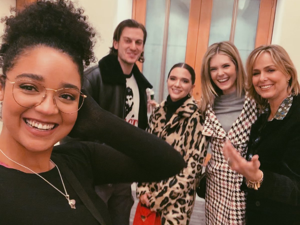 TheBoldTypeTV's tweet photo. More smiles, more photos, the more the merrier: a selfie series.

We had so much fun live tweeting with you tonight. Happy #TheBoldType Season 4. 

Love you, fam. 💜 https://t.co/S7szUmjr1R