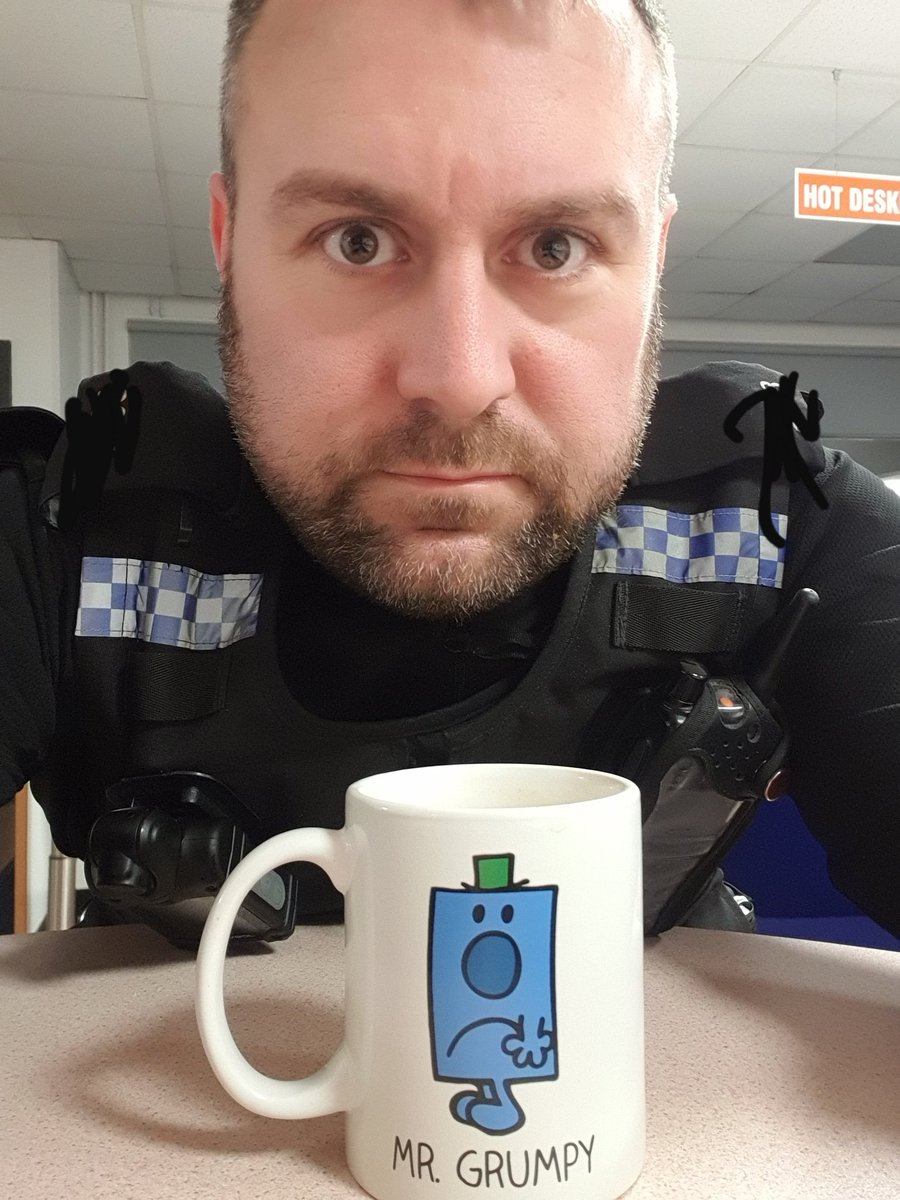 davpaul80's tweet photo. When you started work at 4pm and finially get a break at 4.40am #16hourshift #zzzzzzz https://t.co/Gx6JoNrx16