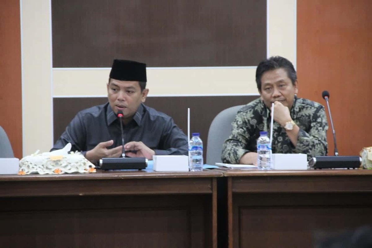 DPRDBANTEN's tweet photo. Ketua Dewan Perwakilan Rakyat Daerah (DPRD) Provinsi Banten Andra Soni menerima Kunjungan Kerja (Kunker) DPRD Provinsi Jawa Timur di Gedung Serbaguna DPRD Banten Jumat, (24/01/2020). ⁣
⁣
#dprdjawatimur⁣
#infoparlemen⁣
#kunjungankerja https://t.co/FTm6Owyc1i