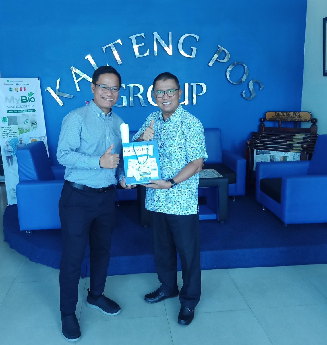 HotelNeoPalma's tweet photo. Pertemuan dan silaturahmi Hotel Neo Palma Palangka Raya dan Kalteng Pos @kaltengpos
.
Semoga semakin sukses dan tetap menjalin kerjasama yang baik ke depannya
.
.
#neopalmapky #trysomethingneo #neohotels #kaltengpos#mediacetak #newspaper#kaltengposgroup #palangkaraya https://t.co/9uhux4ZVcQ