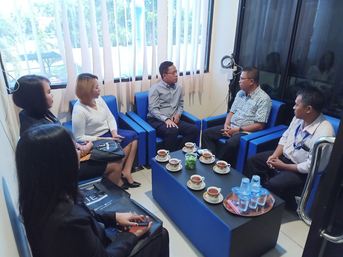 HotelNeoPalma's tweet photo. Pertemuan dan silaturahmi Hotel Neo Palma Palangka Raya dan Kalteng Pos @kaltengpos
.
Semoga semakin sukses dan tetap menjalin kerjasama yang baik ke depannya
.
.
#neopalmapky #trysomethingneo #neohotels #kaltengpos#mediacetak #newspaper#kaltengposgroup #palangkaraya https://t.co/9uhux4ZVcQ