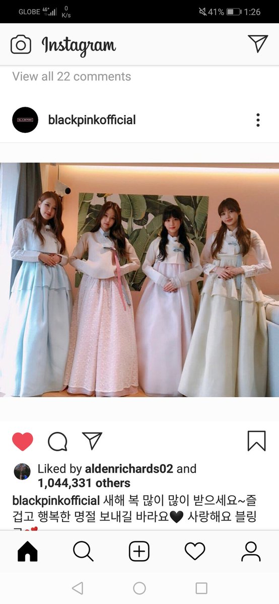leishajams's tweet photo. Rosé's blonde hair gone.  Jisoo's bangs.  Jennie's short hair.  Omo omo omo.  Comeback na ba ituuu? https://t.co/BdYRB6ByI5