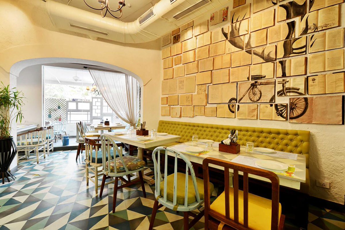 fablecafeandbar's tweet photo. Come enjoy this beautiful refreshing space, while you enjoy some of the best culinary creations.

#ambiance #stylish #decor #interiors #lights #ambience #nightlife #mumbainightlife #greatambience #love #eat #food #foodie #FableCafeandBar #Juhu https://t.co/n3kpRnzjAY