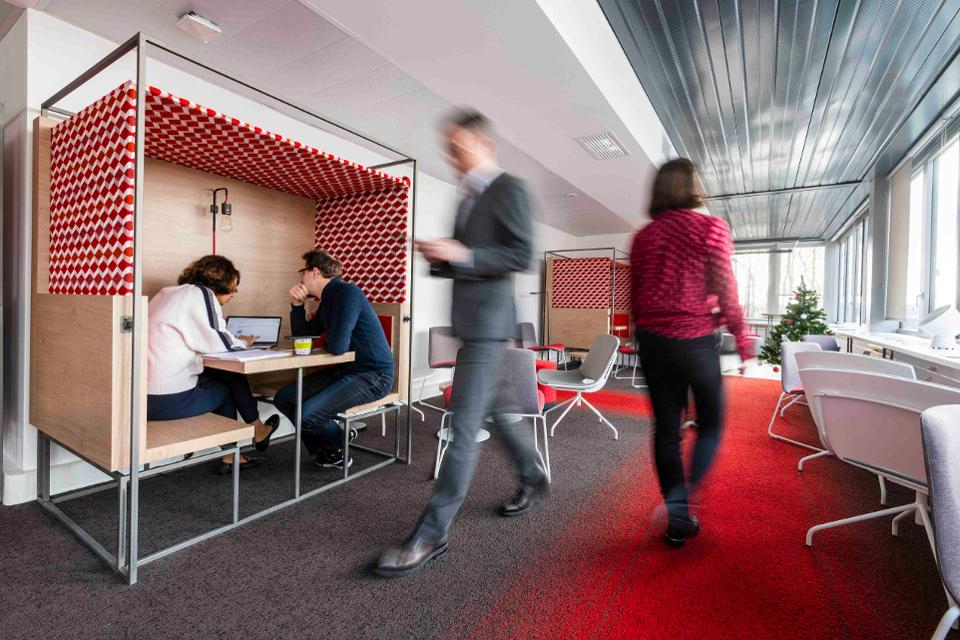 happymondesign's tweet photo. From Personalization to Biophilia, 3 Office Trends That Leaders Need to Know About via @forbes https://t.co/33gKra0MI7
#workplacetrends #workspace #happyemployees https://t.co/OTaXVtbRV0