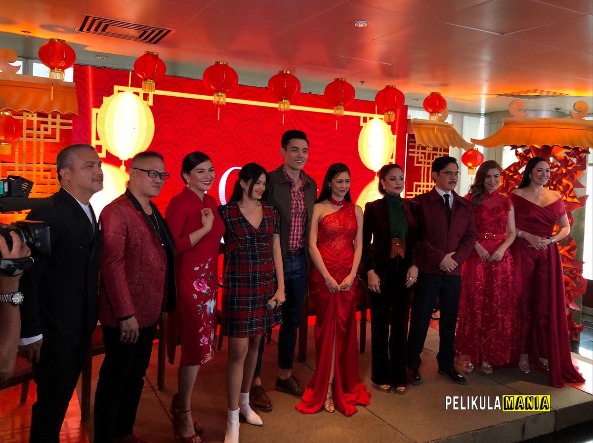 pelikulamania's tweet photo. #KimChiu (@prinsesachinita), #XianLim (@XianLimm), #YamConcepcion and the rest of the cast and directors of #LoveThyWoman at the #LTWGrandMediacon. https://t.co/feMczoIKB8
