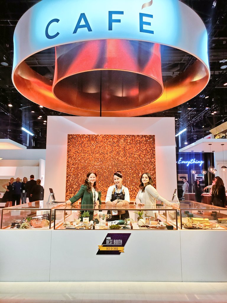 allyskitchen's tweet image. No, I&apos;m not in a swanky jewelry store. You&apos;ll be bedazzled with styling options for GE&apos;s Cafe appliances. Your personality. Your kitchen! @GEAppliancesCo  Hello innovation and choices! #partner #goodthingsforlife @cafeappliances #distinctbydesign #greatamericangrandma