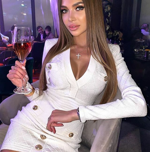 Cute and inspiring outfit💕. What you think? Follow <a href="/nazarovamur/">Model NAZAROVA ARINA</a> @amberandluna_styles .
. ift.tt/3aAjWmC